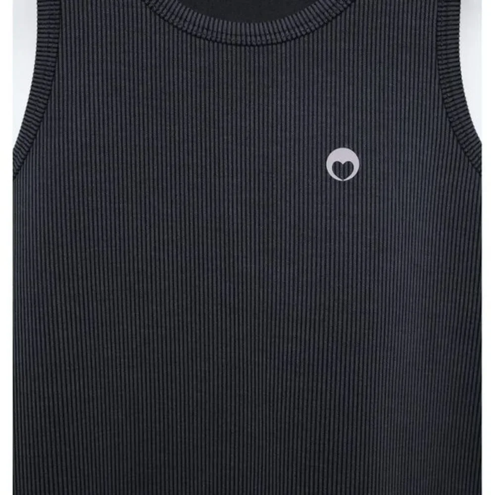 Brand New!!!!  Zara Kids Grey Textured‎ Heart Ribbed Shirt Size 6/7